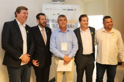 Prefeitos buscam parceria para impulsionar o setor mineral na região Sudoeste Paulista e no Vale do Ribeira Prefeitos buscam parceria para impulsionar o setor mineral na região Sudoeste Paulista e no Vale do Ribeira