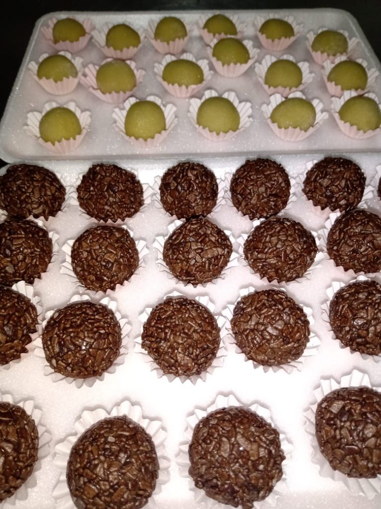 D3BBE913-BD2F-4F54-A1E1-C02D993BDAE2 Sebrae em parceria com o Fundo Social, dá início ao curso de Brigadeiro Gourmet